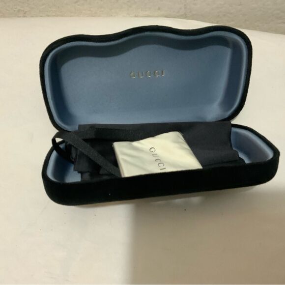 GUCCI BLACK VELVET SUNGLASSES CASE WITH CLEANING CLOTH - Picture 1 of 8